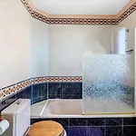 In With Stunning Sea Views Apartmán