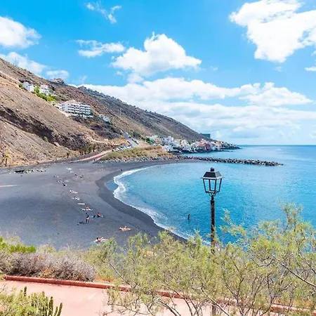 Apartment With Magnificent Sea Views *