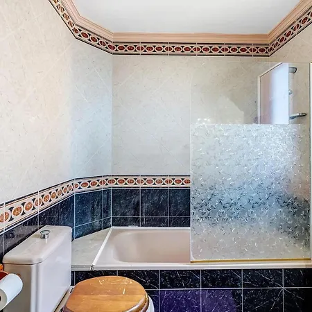 In With Stunning Sea Views Apartment