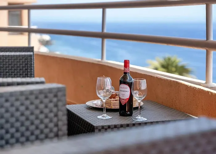 In With Stunning Sea Views