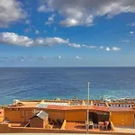 شقة In With Stunning Sea Views *