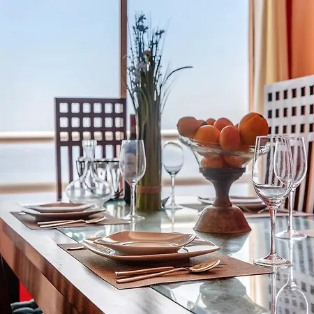 In With Stunning Sea Views شقة Radazul